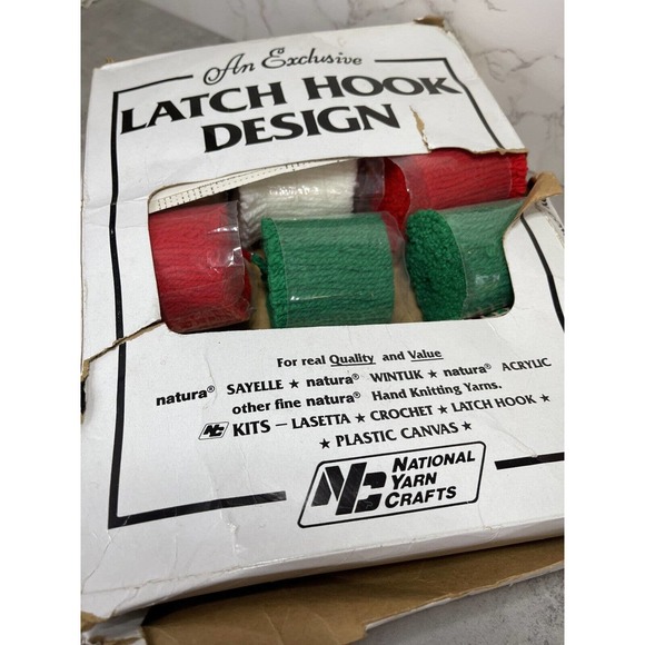 National Yarn Crafts Latch Hook Kit XR85 Old St. Nick 18x24" Open Box - Picture 4 of 6